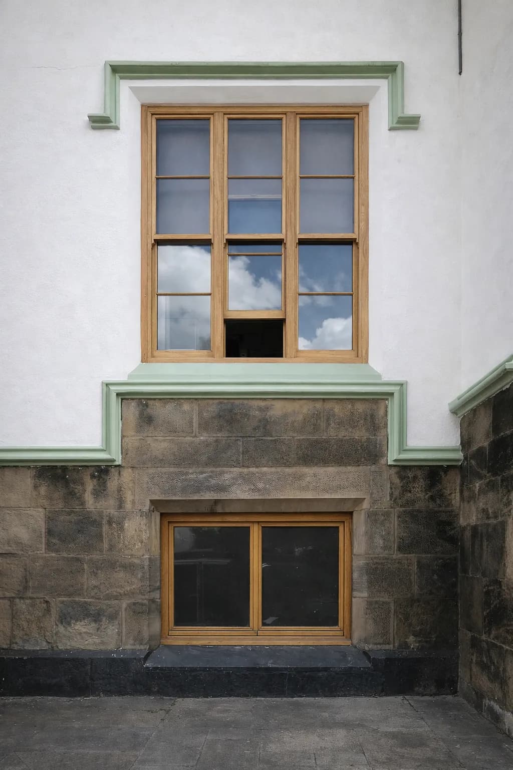 Timber sliding sash window (1)